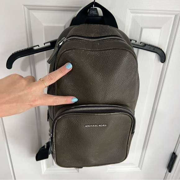 Michael Kors Cooper Sling Pack Backpack Purse Leather Luggage Travel Bag Green - Picture 13 of 16